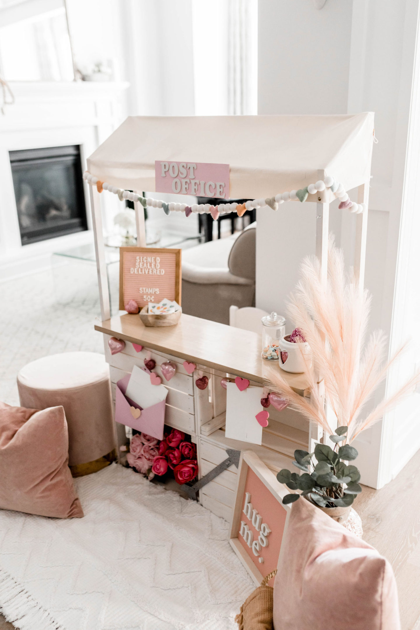 Valentine’s Day Pop-Up Stand